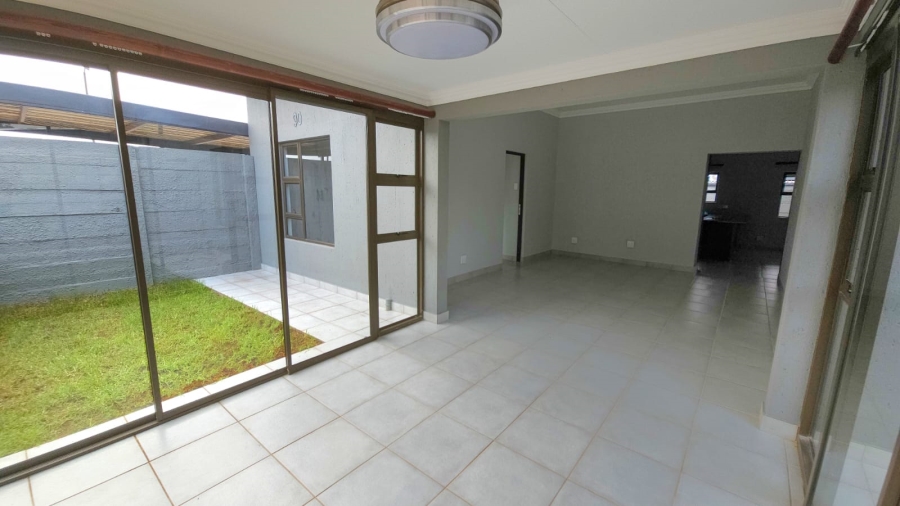 To Let 2 Bedroom Property for Rent in Melodie North West